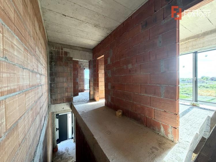 Duplex cu 5 camere cu Teren 280 Mp în Sânandrei