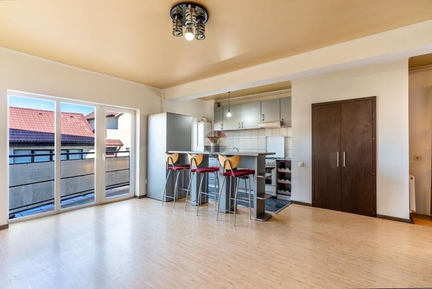 Apartament cu 2 camere semidecomandat, mobilat în Florești