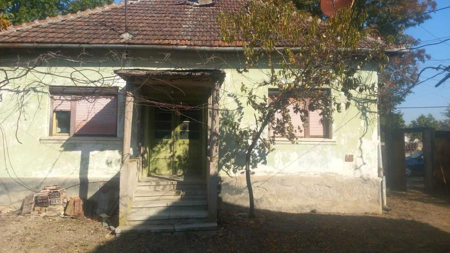 Casă cu 4 camere în Pomezeu