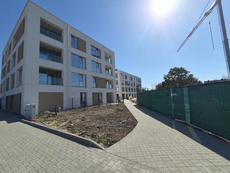 Apartament cu 3 camere decomandat în Lipovei