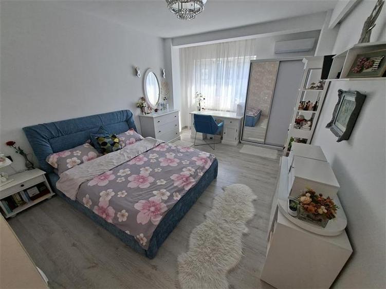 Apartament cu 3 camere semidecomandat, mobilat în Gheorgheni