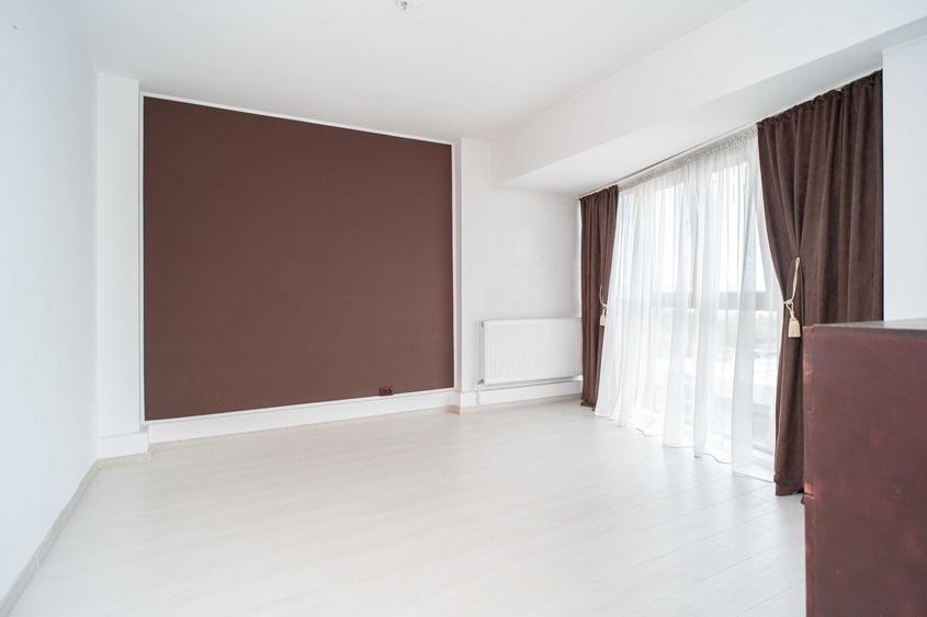 Apartament cu 3 camere, mobilat în Bucium