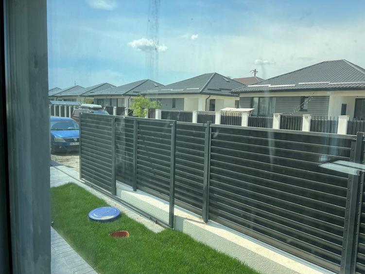 Casă cu 4 camere cu Teren 270 Mp în Est