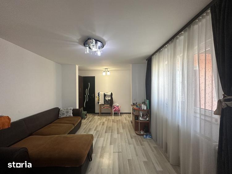Casă cu 3 camere cu Teren 347 Mp în Bucov