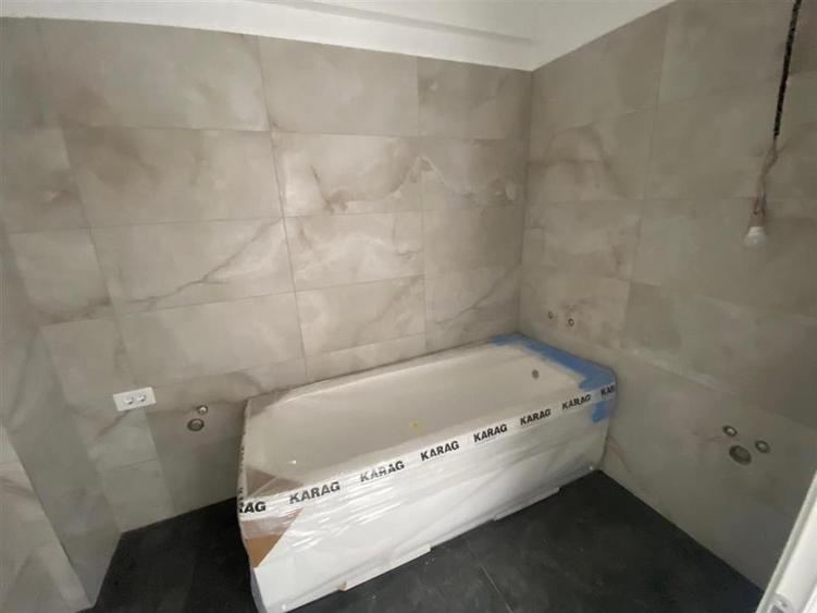 Garsonieră decomandată în Bucium