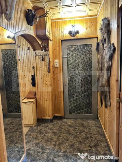 Apartament cu 4 camere decomandat în Central