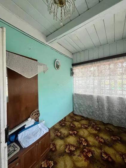 Casă cu 3 camere cu Teren 800 Mp în Siret