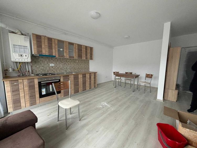 Apartament cu 2 camere semidecomandat în Florești