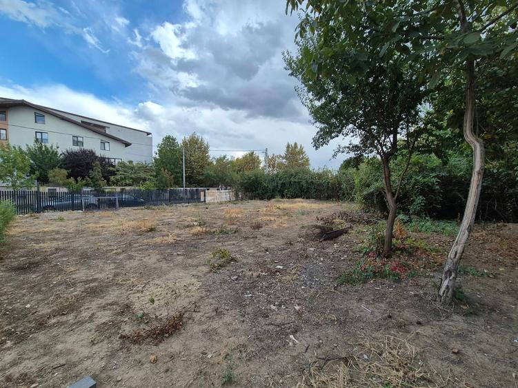 Teren Construcții intravilan de 1235 mp, în Sisești