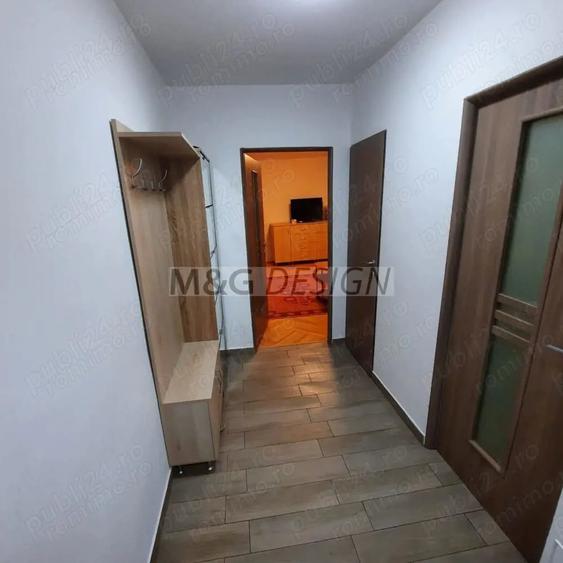 Apartament cu 3 camere semidecomandat în Circumvalațiunii