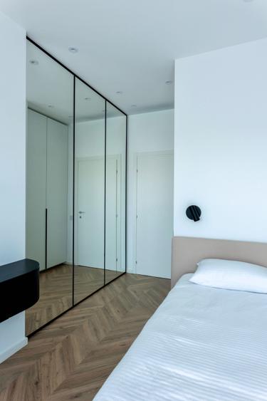 Apartament cu 2 camere decomandat în Pajura