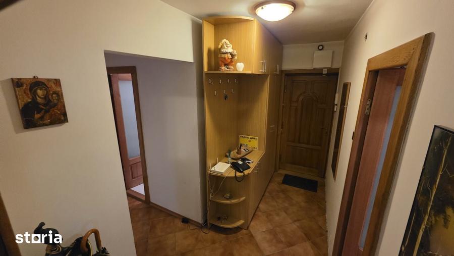 Apartament cu 3 camere decomandat în Central