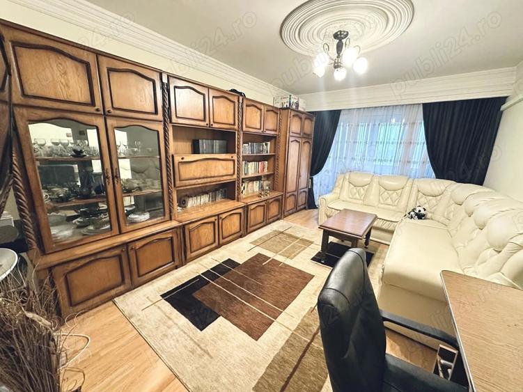 Apartament cu 3 camere decomandat în Central
