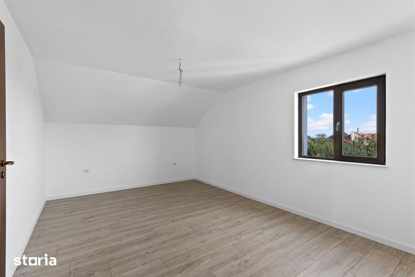 Casă cu 5 camere cu Teren 683 Mp în Central