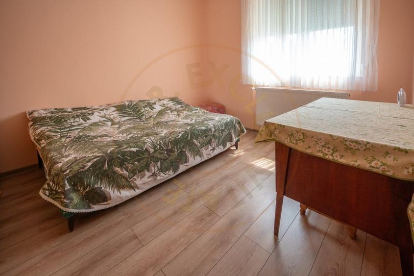 Casă individuală cu 5 camere cu Canalizare în Sud-Vest