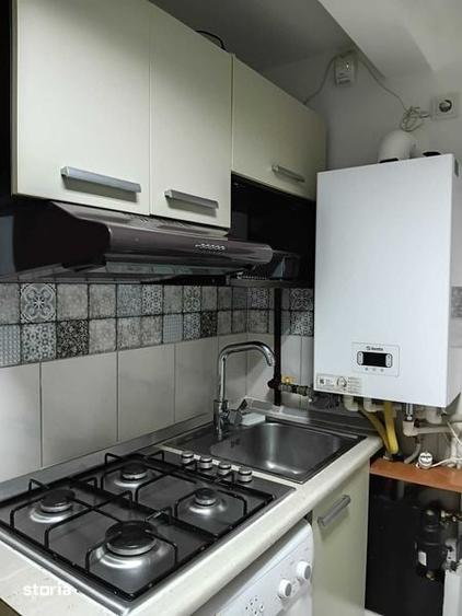 Casă cu 4 camere cu Teren 160 Mp în Poiana Țapului