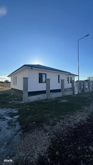 Casă cu 4 camere în Vetiș