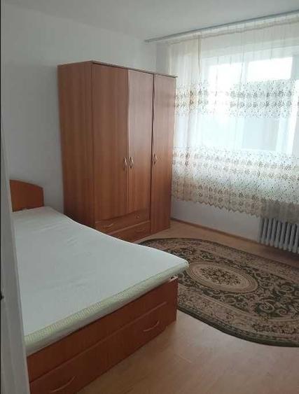 Apartament cu 2 camere semidecomandat în Eroii Revoluției