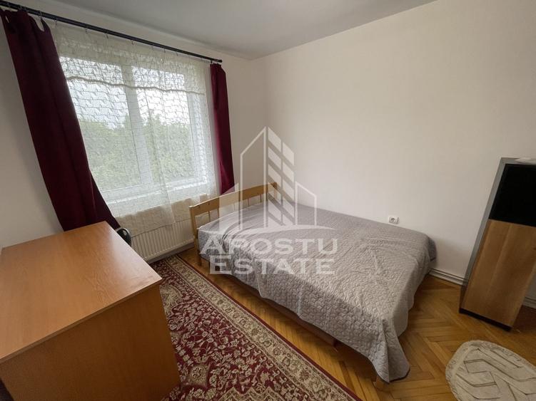 Apartament cu 2 camere semidecomandat, mobilat în Central