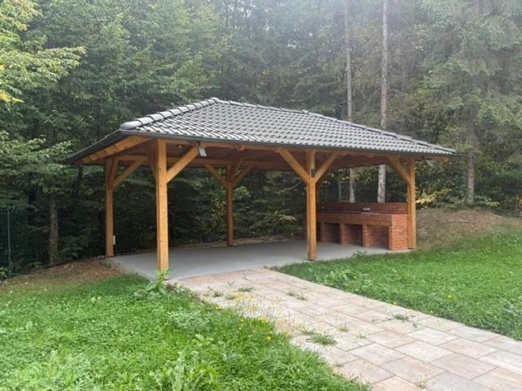 Casă individuală cu 3 camere cu Canalizare în Central