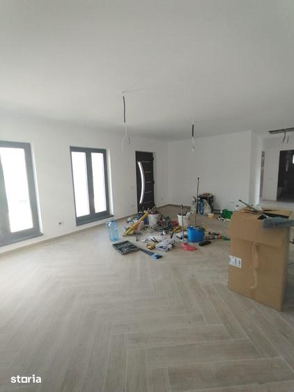 Casă cu 4 camere cu Teren 500 Mp în Blandiana