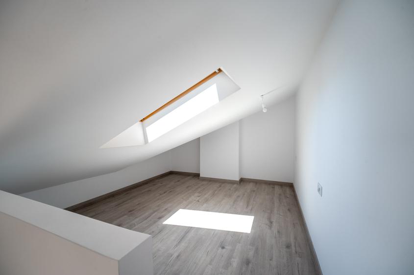 Apartament cu 2 camere decomandat în Tractorul