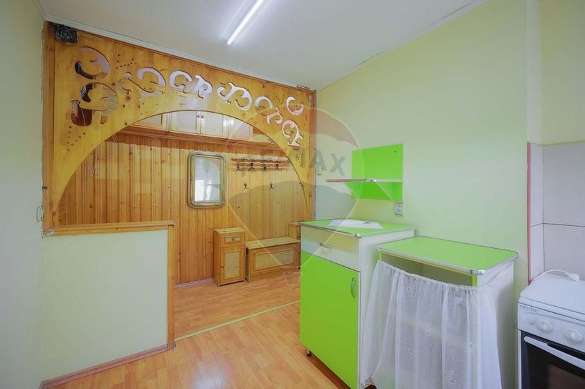 Apartament cu 2 camere semidecomandat, mobilat în Valenta
