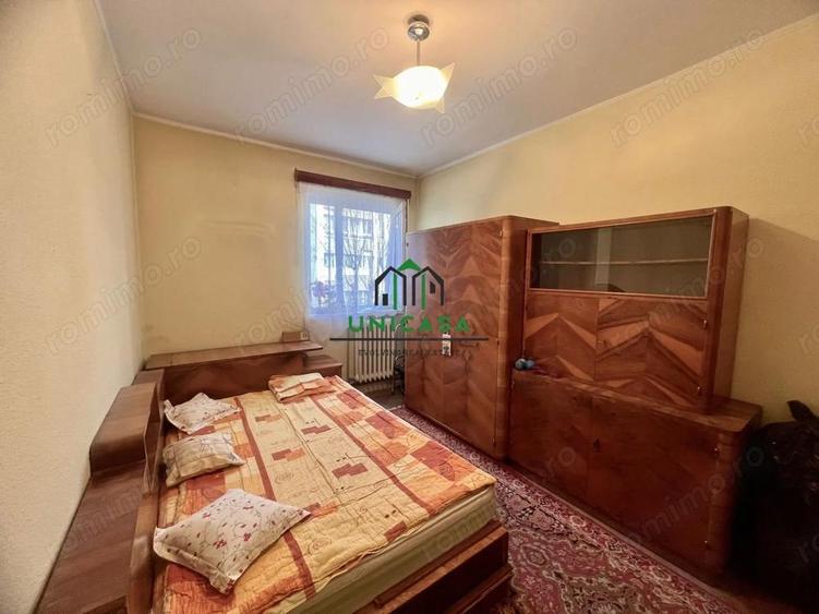 Apartament cu 3 camere semidecomandat în Traian