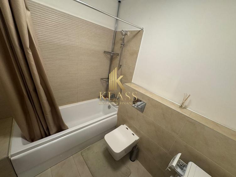 Apartament cu 3 camere semidecomandat, mobilat în Unirii