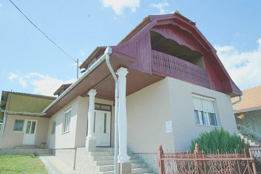 Casă cu 4 camere cu Teren 975 Mp în Central