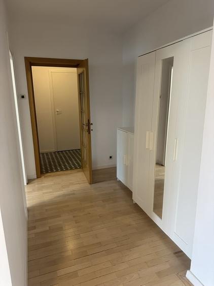 Apartament cu 3 camere semidecomandat în 13 Septembrie