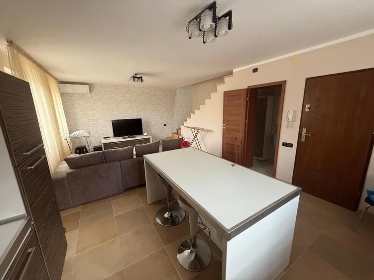 Apartament cu 3 camere decomandat în Dumbrăvița