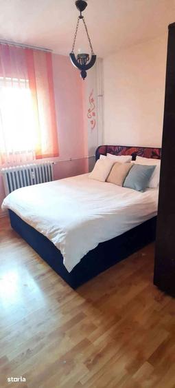 Apartament cu 4 camere decomandat în Rahova