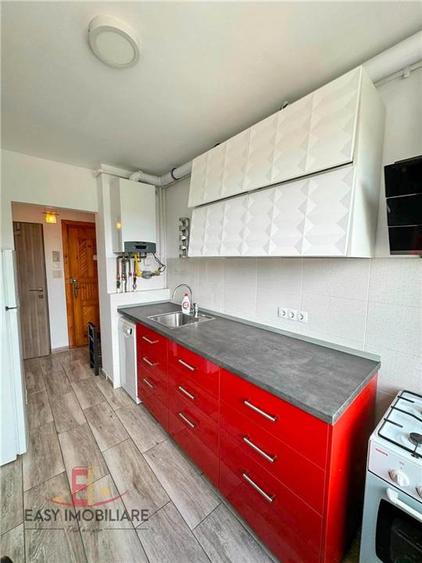 Apartament cu 3 camere decomandat în Aleea Carpați