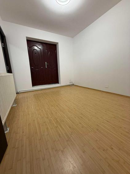 Casă cu 4 camere cu Teren 262 Mp în Central