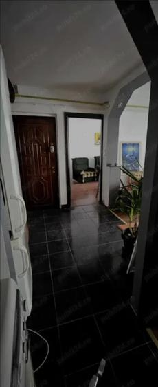 Apartament cu 2 camere decomandat în Rovinari