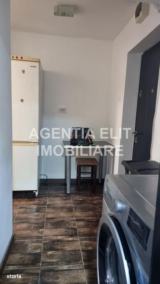 Garsonieră decomandată, mobilată în Central