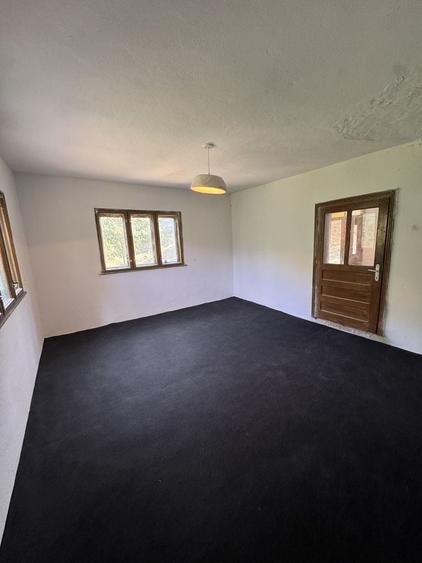 Casă cu 4 camere în Munteni