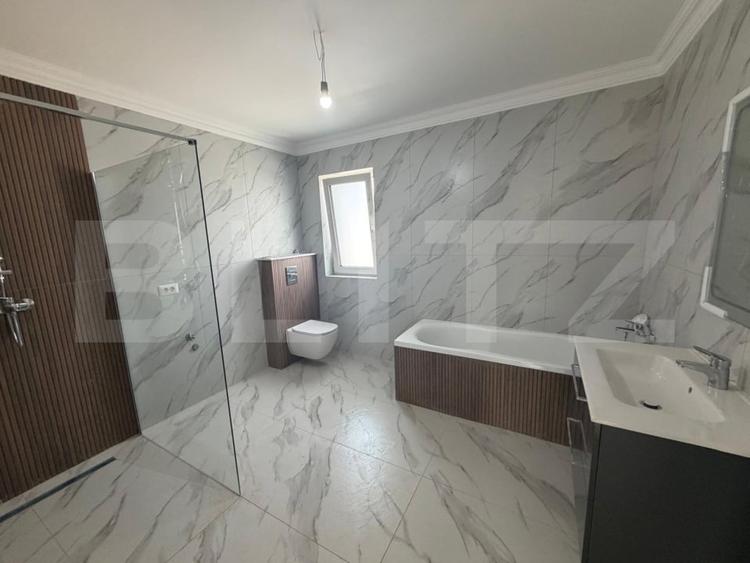 Casă individuală cu 4 camere cu Canalizare în Periferie