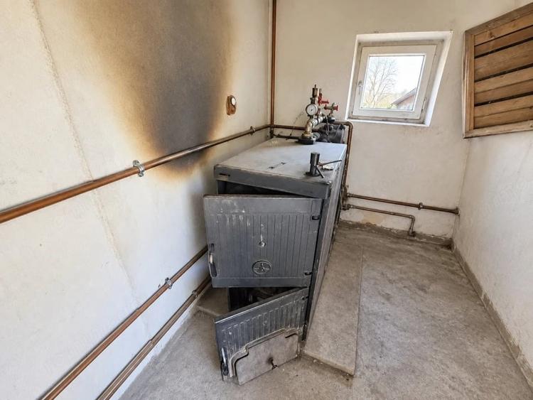 Casă cu 3 camere cu Teren 594 Mp în Golești (Ștefănești)