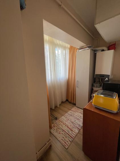 Apartament cu 2 camere decomandat în 1 Mai