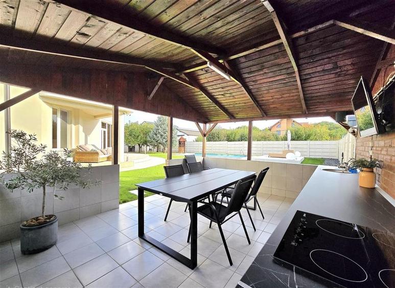 Casă individuală cu 6 camere cu Piscina în Sânmartin