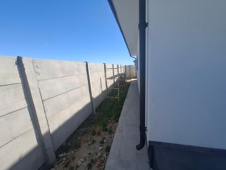 Casă individuală cu 4 camere cu Teren 400 Mp în Olteni