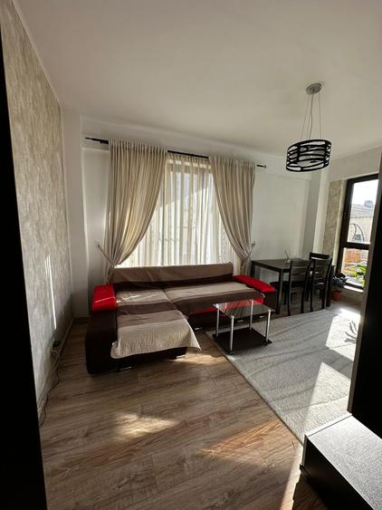 Apartament cu 3 camere semidecomandat în Chitila