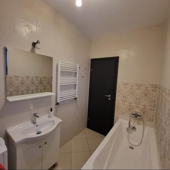 Apartament cu 2 camere semidecomandat, mobilat în Băneasa