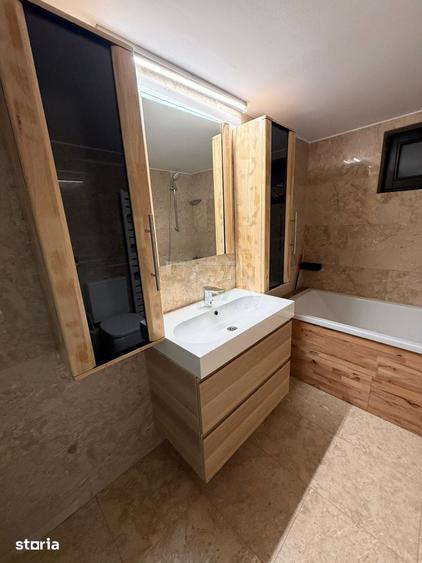 Apartament cu 4 camere semidecomandat în Crângași