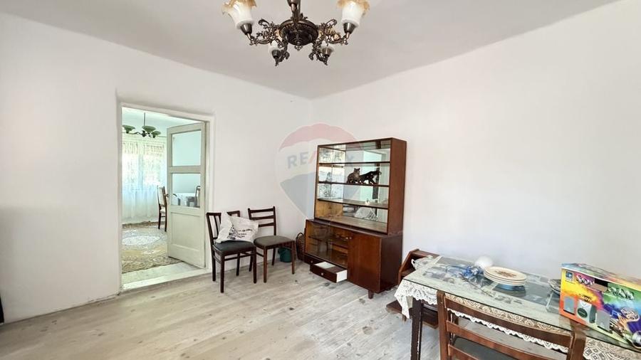 Casă cu 4 camere cu Teren 700 Mp în Vitrometan