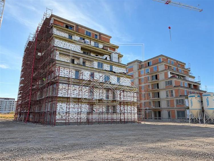 Apartament cu 2 camere decomandat în Exterior Vest