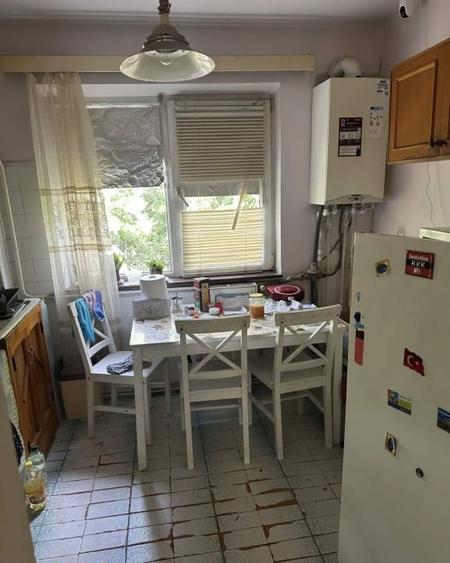 Apartament cu 4 camere în Calea București