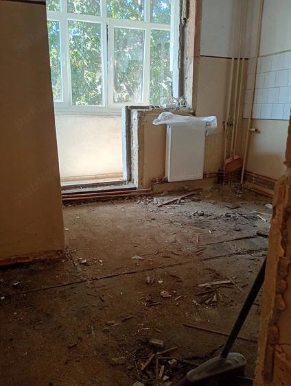 Apartament cu 2 camere decomandat în Lipovei